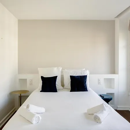 The Maubourg Eiffel Tower باريس