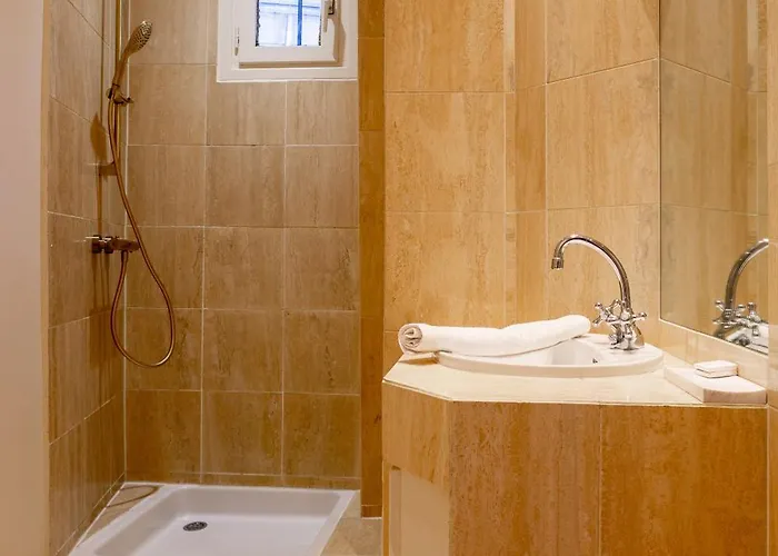 شقة The Maubourg Eiffel Tower باريس