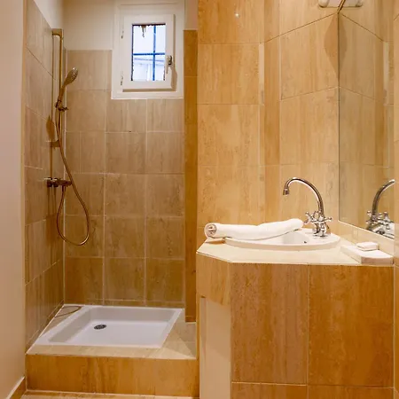 Апартаменты The Maubourg Eiffel Tower Париж